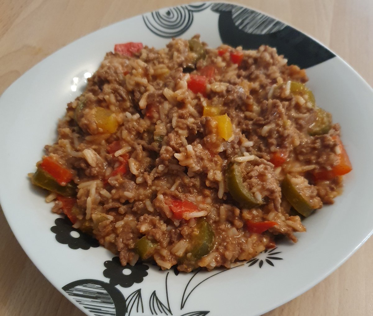 Daily food post #143 (2025):
Chili Cheese Rice Pan