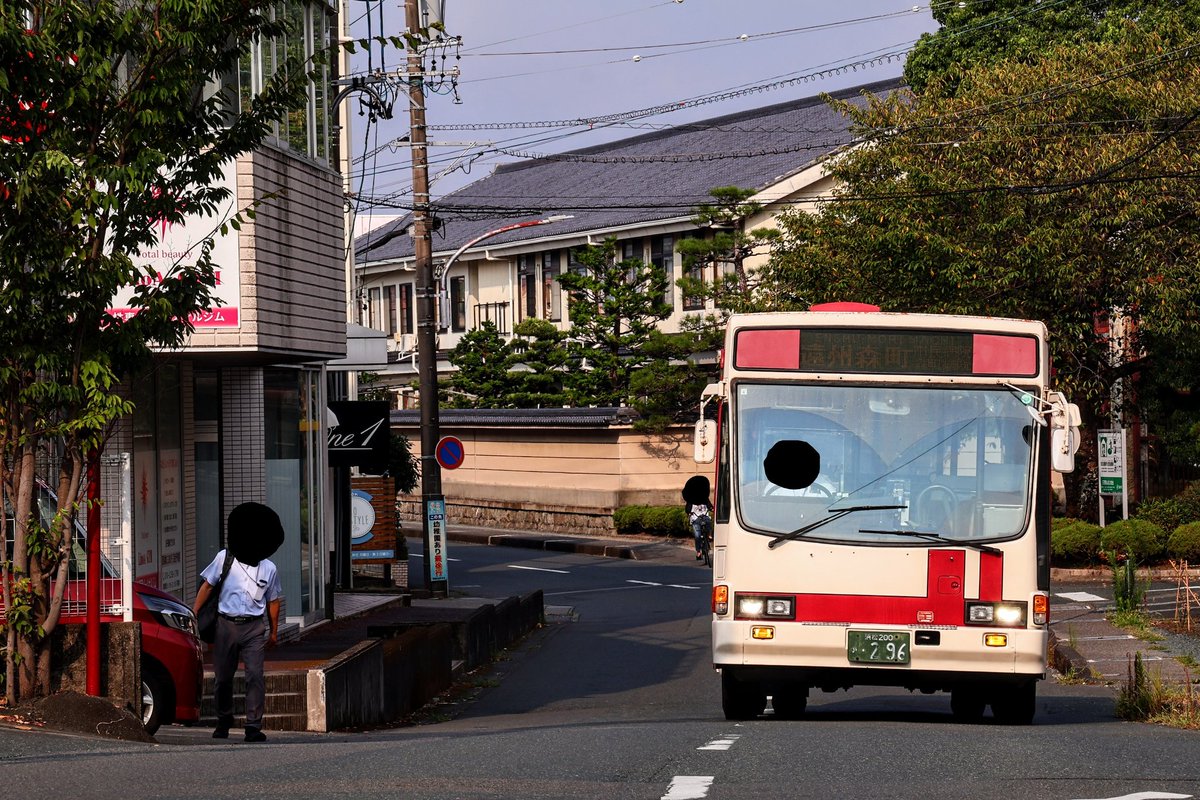 K26062675's tweet photo. 森296
秋葉線　気多行き
秋葉中遠線　森町病院経由　遠州森町行き  など

浜松200か・296
森営業所所属
いすゞキュービック
平成4年式(1992年)
U-LV224K
秋葉バスサービス

かつてグループ各地に配置され、一時代を築いた元神戸市営。その最後の生き残り296。
ここ最近よく動いてくれています🥹 https://t.co/WAvt0mux2G