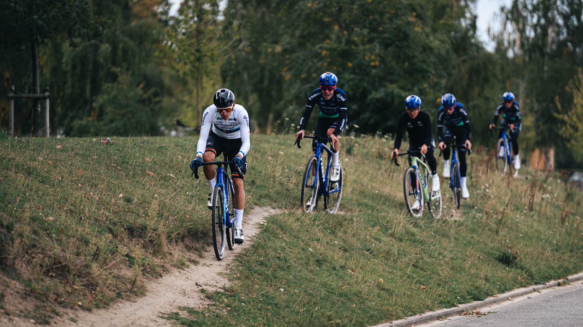 Laatste voorbereiding van een nieuw veldrit seizoen. <a href="/Baloise_Trek/">Baloise Glowi Lions</a>