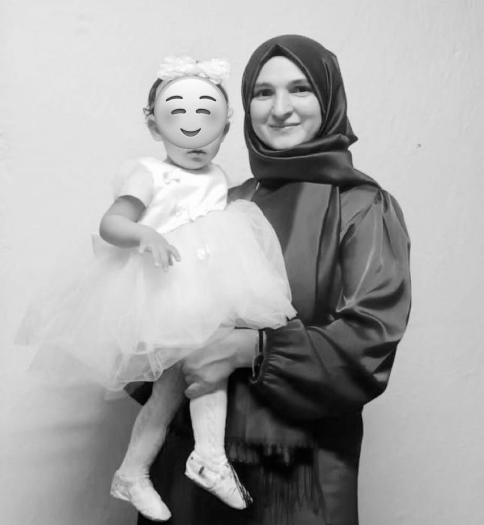 How many more  toddlers will you be send to prison? 
I am asking Turkish judges. 

This is Meryem Feyza with her mother 
ŞeymaAslanı. One more child growing up behind bars?