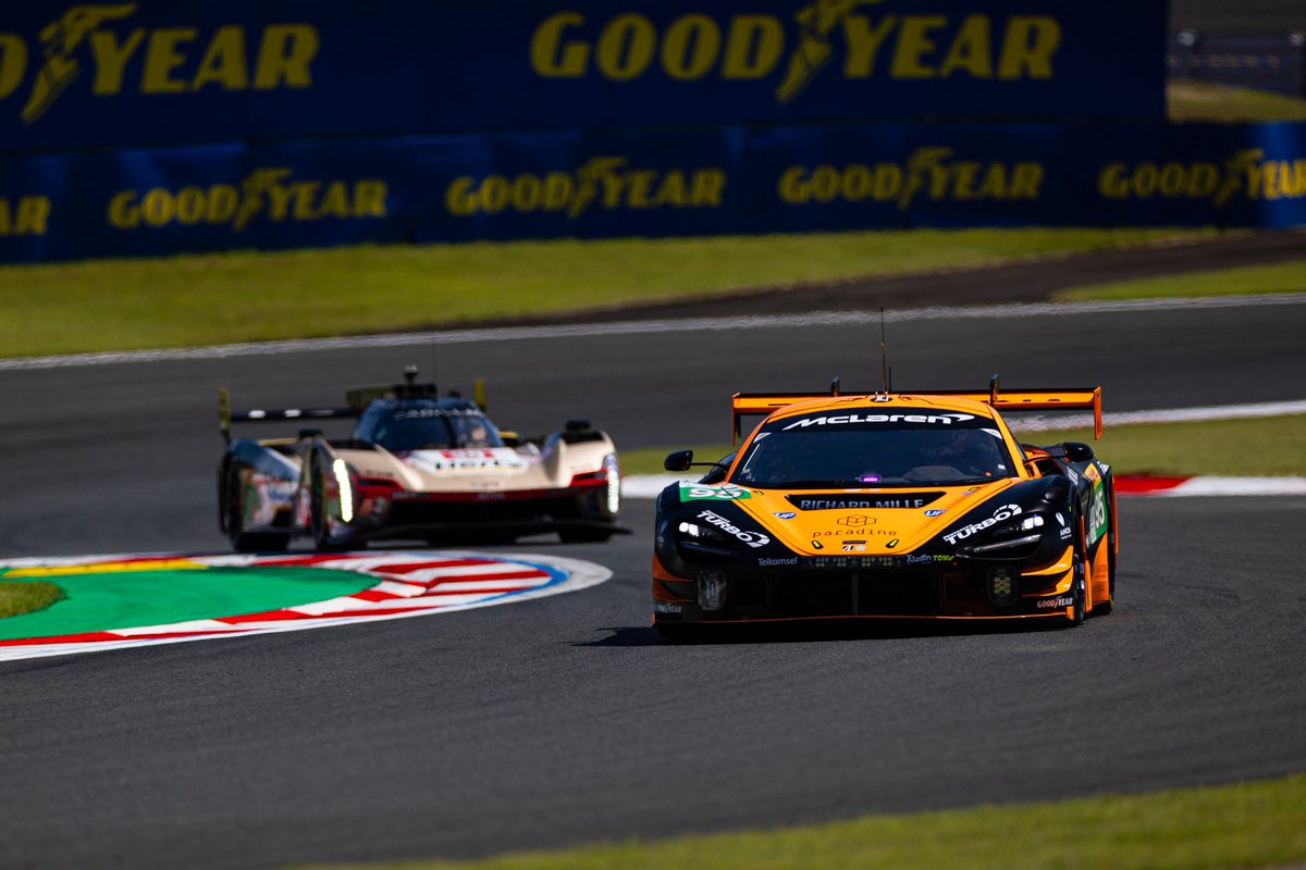McLarenAuto's tweet photo. What a result!

We’ll start tomorrow’s Six Hours of Fuji from second and third place on the grid. The gap to pole position? Just 0.03 of a second. The gap between the two McLarens? 0.002. 

It’s doesn’t get much closer than that!

#McLarenUnited #6HFuji #WEC https://t.co/IbWIQEiwYD