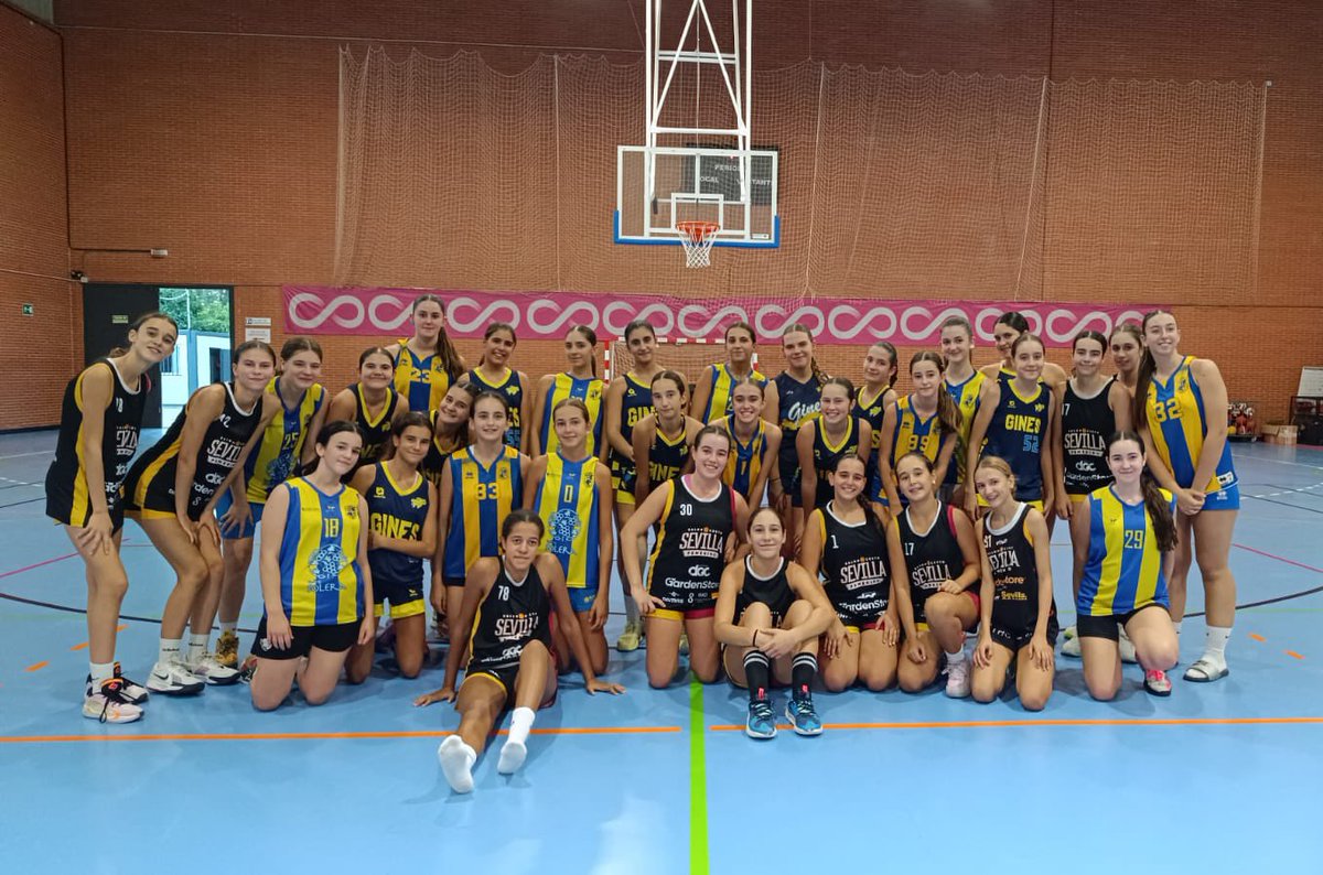 𝐏𝐑𝐈𝐌𝐄𝐑 𝐃𝐈𝐀 𝐃𝐄 𝐓𝐎𝐑𝐍𝐄𝐎 🏆⛹🏻‍♀️

👏🏻 Ayer dio comienzo el V Torneo Ciudad de Sevilla <a href="/DOC2001SL/">Doc 2001</a> <a href="/TwitGardenstore/">GARDENSTORE</a> 

⚫️ Nuestro cadete negro, Club Deportivo La Salle y CD Gines disfrutaron de una magnífica tarde.

💪🏼 ¡Hoy más y mejor!

#TodasJuntas