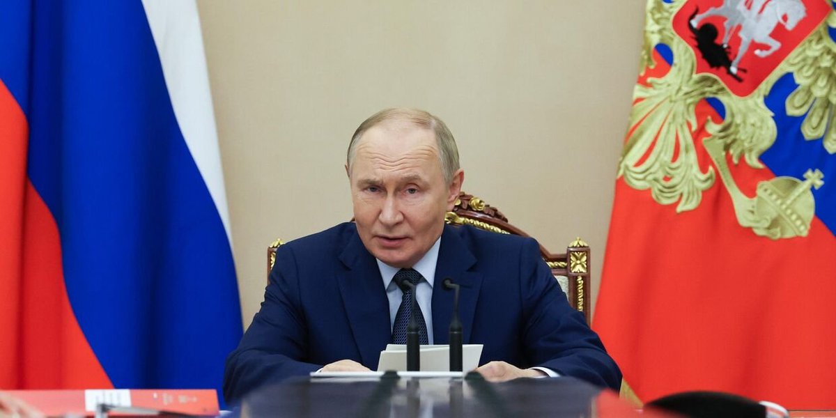 Самый достойный, самый умный  президент В.В.Путин!  Нет в мире более разумного ,мудрого ,чем президент России. Я горжусь моей Россией,  я горжусь моим президентом ,я люблю и горжусь моим народом России ! Россия это Возрождение Вселенной !!!