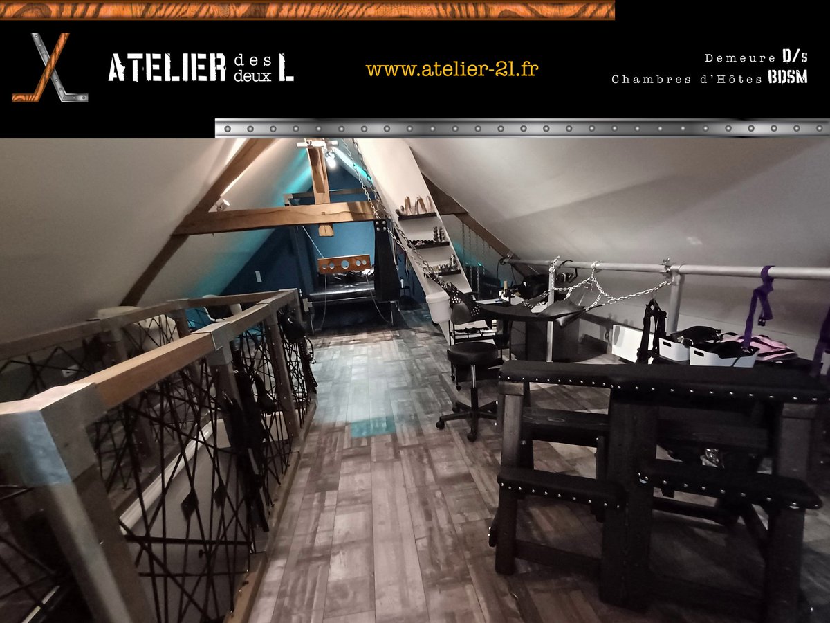 La maison d’hôtes #BDSM vous entraîne au cœur d’un univers où le plaisir se heurte à la #domination. Dans le #donjonbdsm, chaque espace,  mobilier et accessoire devient une invitation à l’abandon, à la transgression et aux jeux les plus sulfureux.
#playroom #loveroom #secretroom