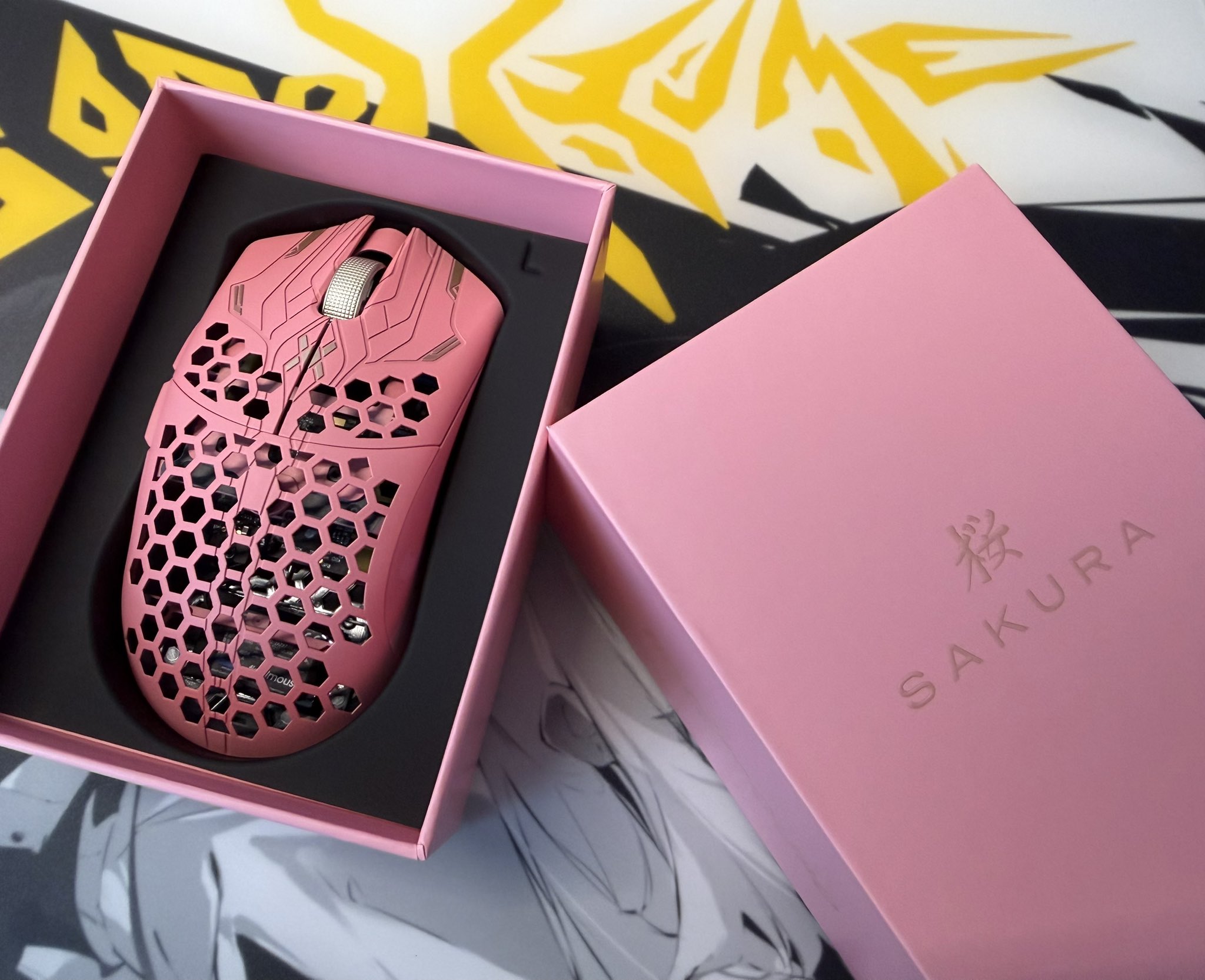 限定 Finalmouse ULX Sakura Medium 限定 Finalmouse ULX Sakura