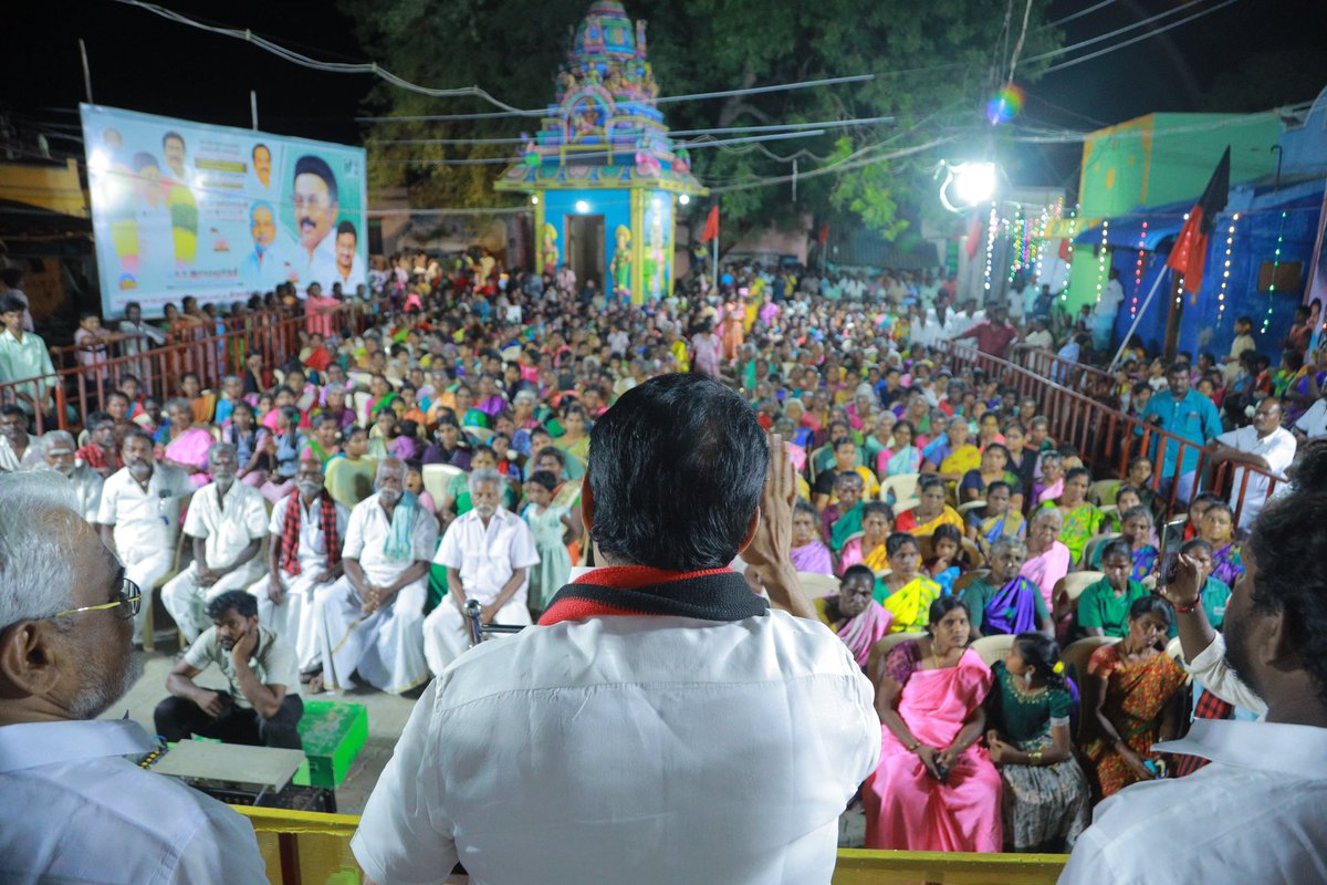 ManimaranDS's tweet photo. முத்தமிழ் அறிஞர் டாக்டர் கலைஞர் அவர்களின் 102வது பிறந்த நாளை முன்னிட்டு 

மதுரை தெற்கு மாவட்டம் திருமங்கலம் தொகுதி கள்ளிக்குடி வடக்கு  ஒன்றியத்தில் 

33 நாள்
தொடர் நிகழ்ச்சியின்
3வதுநிகழ்ச்சியாக
மருதங்குடி
கிராமத்தில்

சுமார் 450 குடும்ப அட்டைதாரர்களுக்கு 
சுமார் 500000 ரூபாய் https://t.co/lE6GOF09Jn