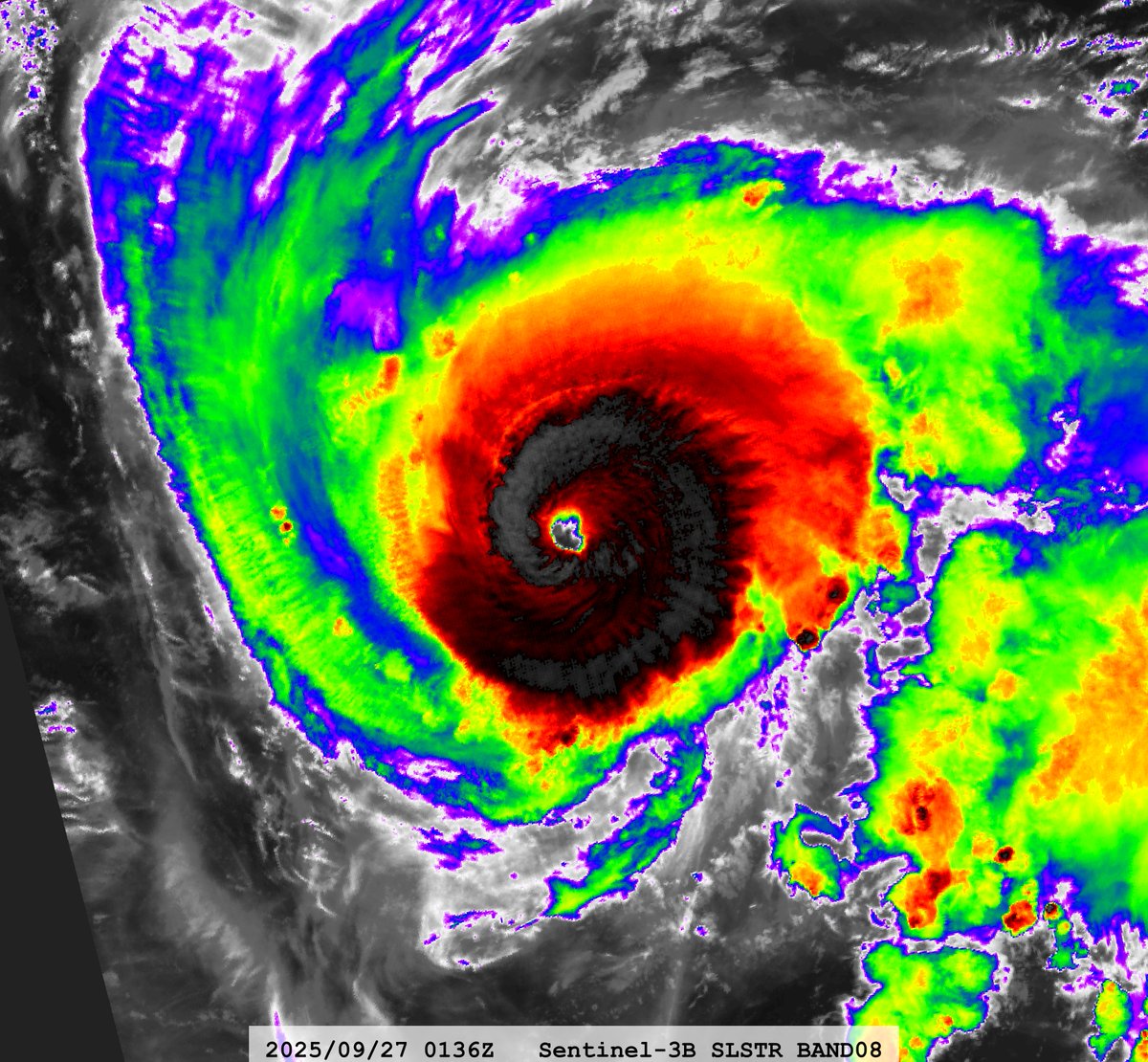 zeb199818's tweet photo. #08L Hurricane #HUMBERTO
Satellite: #Sentinel3B #SLSTR
Channel :
#SLSTR S8 (10.854 µm) 1-km
Time : 2025/09/27 0136Z
Eye Temp : 19.67 °C
Data Source : Copernicus L1B
CPA : ~130 km https://t.co/jQiZTDGeYM