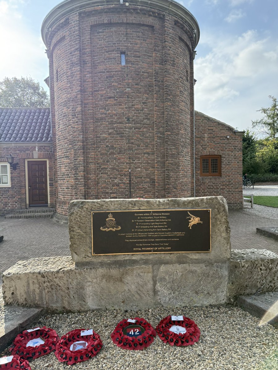 A brilliant day on the battlefields of Arnhem yesterday with two friends from the UK. At the Oosterbeek church we visited the new memorial to the Light Regiment which was unveiled last week.