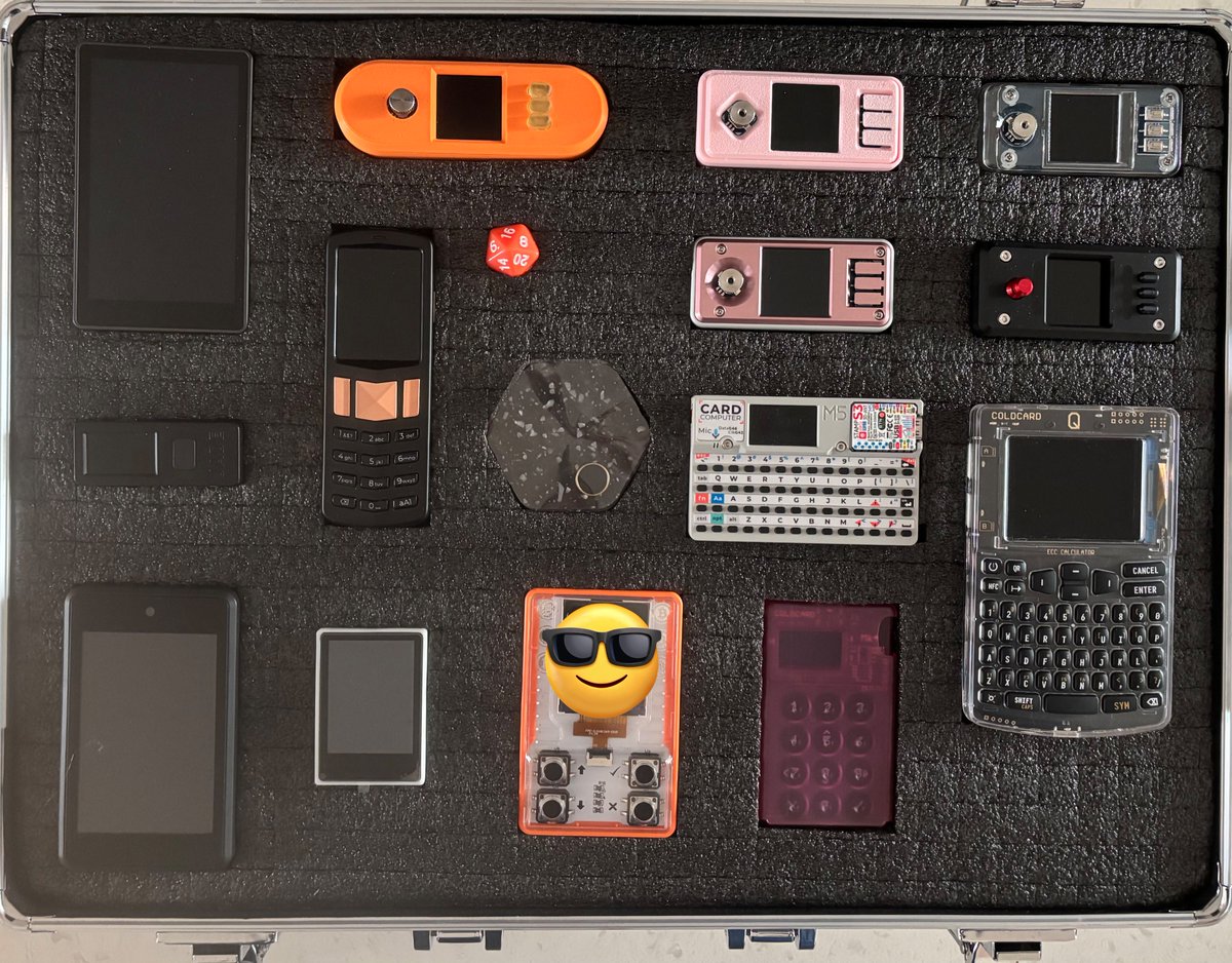 비트코인 지갑 뭐 사면 좋을까요? : 다 사서 써보고 스스로 판단하세요🤣 간만에 컬렉션들 정리/위치 셋팅했더니 시원하구만!😎