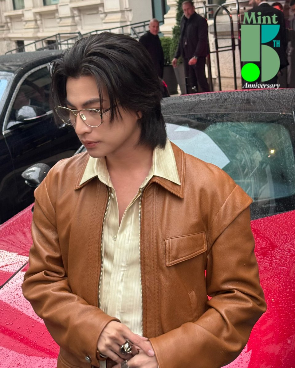 mintmag_th's tweet photo. หล่อทุกมุม! #MintReports สแนปภาพความหล่อของหนุ่ม #กลัฟคณาวุฒิ มาฝากแฟนๆ ก่อนที่จะเดินทางไปร่วมชมแฟชั่นโชว์ FERRARI คอลเล็กชั่นใหม่ Spring Summer 2026 ที่จะจัดขึ้นในวันนี้ ณ กรุงมิลาน ประเทศอิตาลี 💚

GULF WITH FERRARI STYLE
#GulfxFerrariSS26 
#Ferrari 
#FerrariSS26 
#FerrariStyle 
#MintMagTH