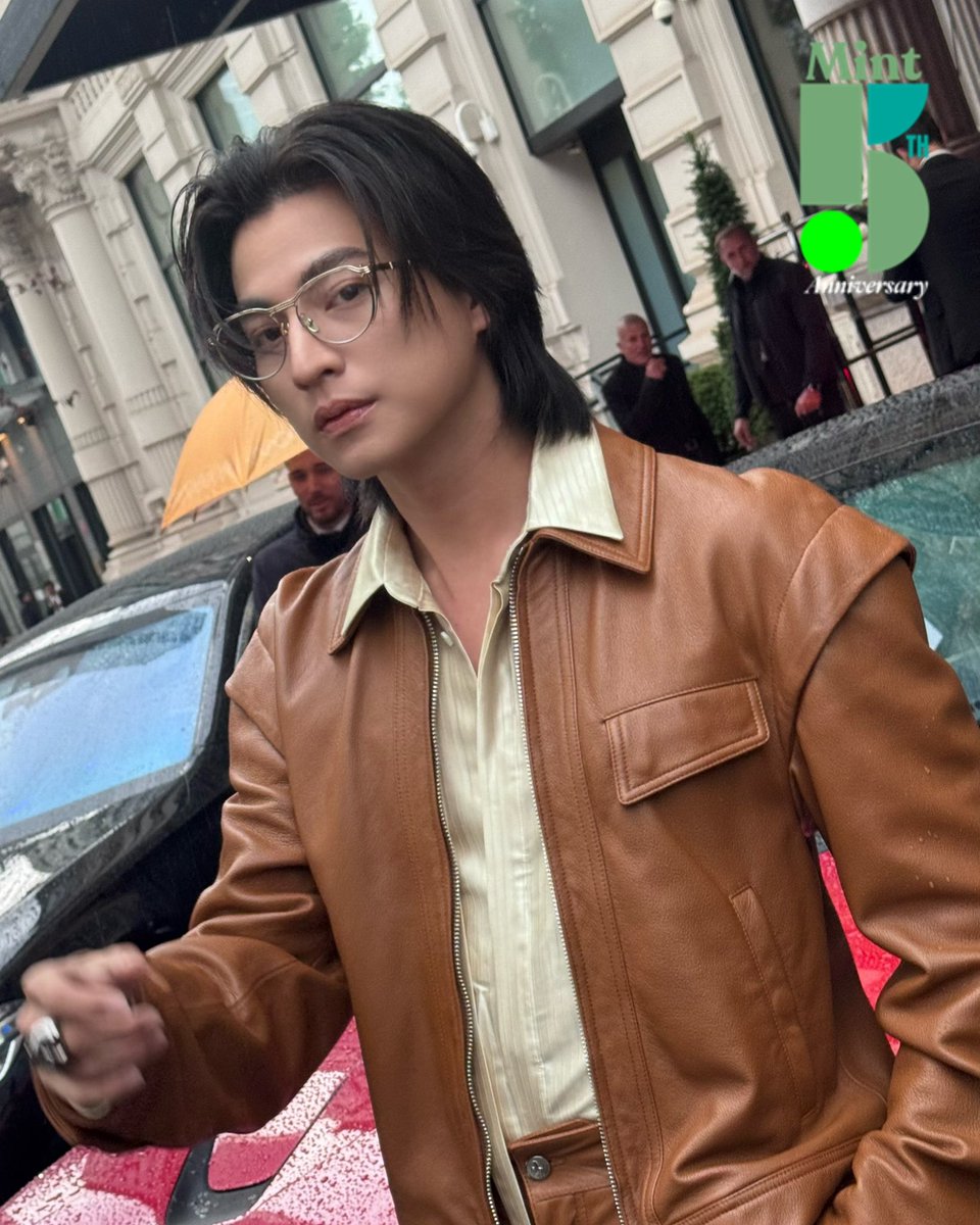 mintmag_th's tweet photo. หล่อทุกมุม! #MintReports สแนปภาพความหล่อของหนุ่ม #กลัฟคณาวุฒิ มาฝากแฟนๆ ก่อนที่จะเดินทางไปร่วมชมแฟชั่นโชว์ FERRARI คอลเล็กชั่นใหม่ Spring Summer 2026 ที่จะจัดขึ้นในวันนี้ ณ กรุงมิลาน ประเทศอิตาลี 💚

GULF WITH FERRARI STYLE
#GulfxFerrariSS26 
#Ferrari 
#FerrariSS26 
#FerrariStyle 
#MintMagTH