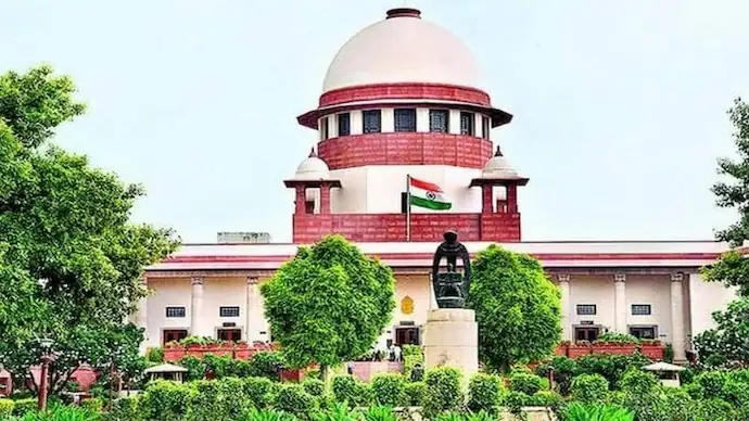 IndiaToday's tweet image. An 11-year-old student has approached the SC challenging Delhi's CM SHRI School entrance tests, arguing they violate the Right to Education Act. India Today
#RightToEducation #RTEAct #EducationEquality 

Read more : intdy.in/i3b9lq