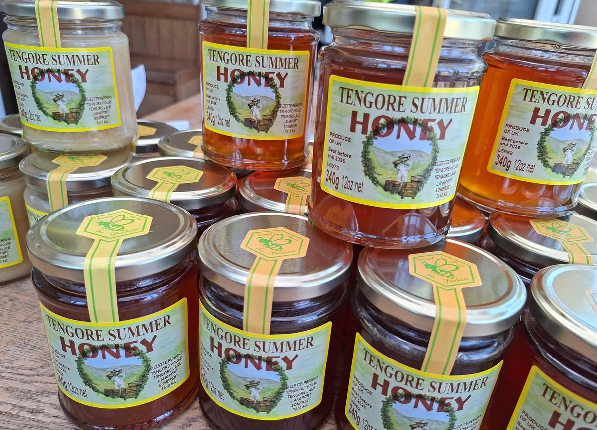 TheChoirBoy's tweet image. Looking forward to a great day at Eli's for their Autumn 🍂 fair today #Langport #Huish Episcopi 🍺🍛🎼🎶🎵🎵🐝🍯🐝