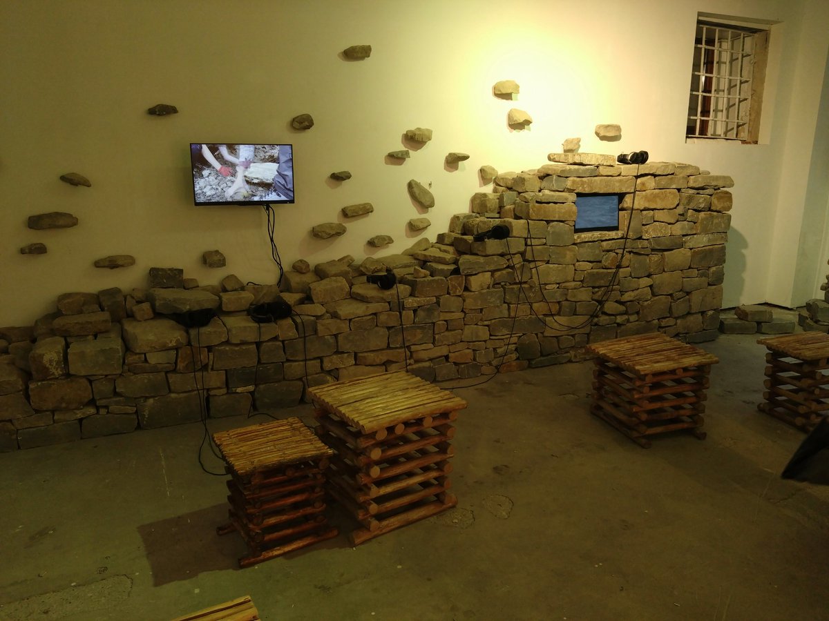 ベネチアビエンナーレを見にイタリアへ。キプロスは空石積みの展示をしています。（会場外の無料エリア）