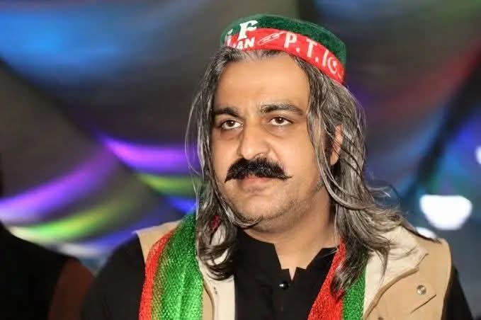 زلفوں والی سرکار نے کونسا بڑا کارنامہ سرانجام دیا کہ آج 27 ستمبر کو پشاور میں جلسہ کر رہے ھیں اور اس جلسے پر سرکاری خزانے سے کروڑوں روپے خرچ کر رہے ھیں