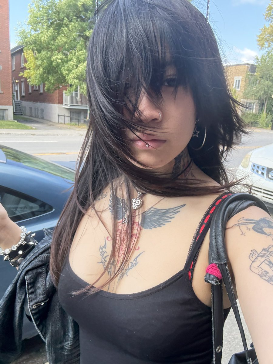 koolaidbong's tweet image. I love to touch grass. u should try !