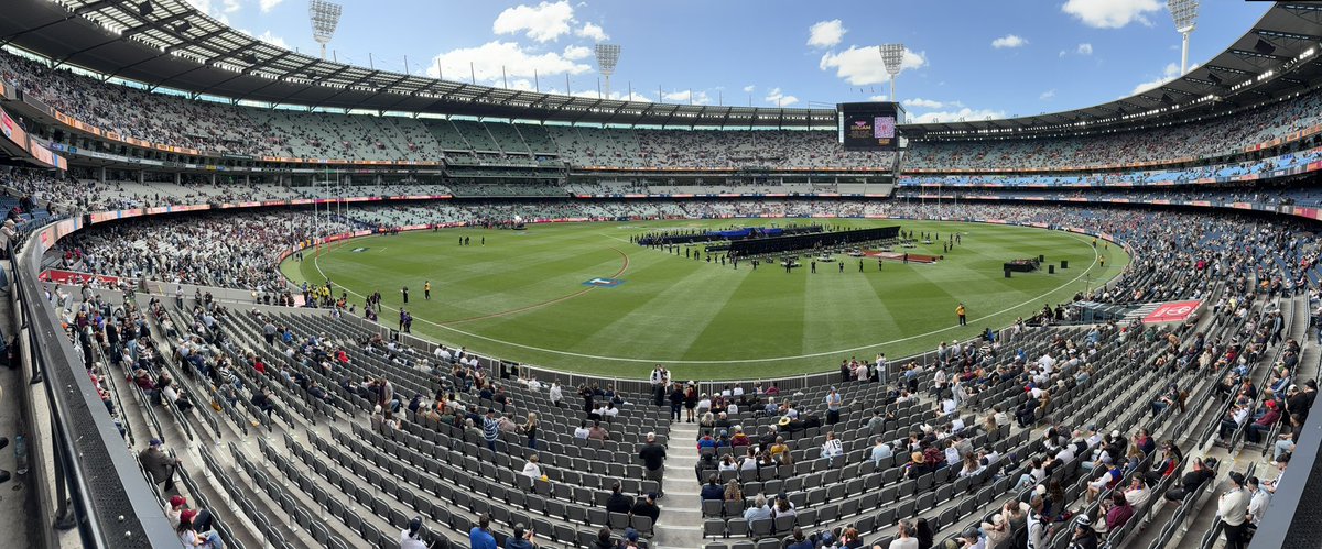 Collin_G_Wood's tweet image. Congratulations to the @brisbanelions - what a great effort in winning the #AFL #AFLGrandFinal #aflgrandfinal2025 and Will Ashcroft - what a gun player to win 2 consecutive #NormSmith medals 👏👏👏