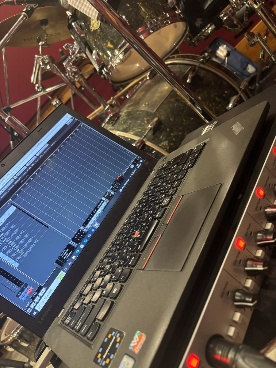 puramocompany's tweet photo. 高校生バンドさんのRECなう。
まずはドラムから！
良いもの作りますよ〜！ https://t.co/hm5f97XTCF