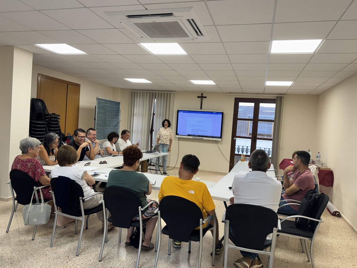 Hoy estamos en la “resolución de dudas” de SICCE MIS con voluntariado de la Vicaría Vlll y Vicaría Vl de <a href="/ValenciaCaritas/">Valencia Cáritas</a> 🤩♥️

Es importante reunirnos para plantear nuestra realidad, resolver dudas y seguir aprendiendo. 👣☺️