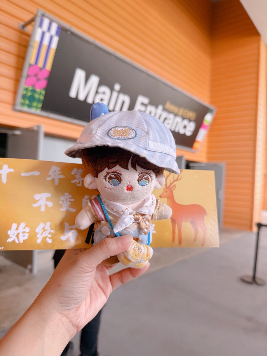 Here!

#LuHan
#LuHanAsiaTour2025_Singapore
#ThroughTheSeasonsToMeetU
