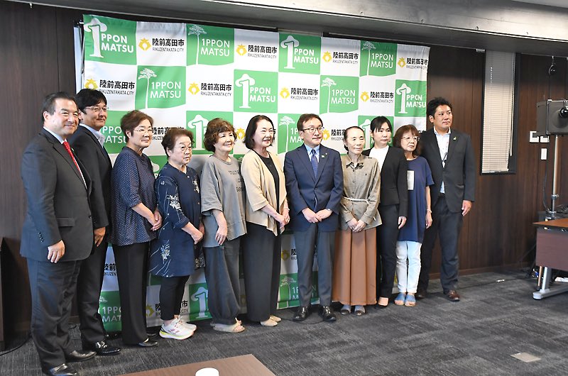 2011年　バレンシア　東日本大震災追悼試合　実支給品　長袖 STAFF CODE】 ⁡ メンズアイテムを使ったレディースコーデをご