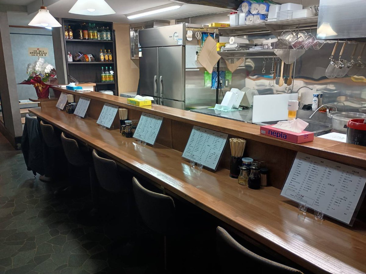 昨日はたくさんのご来店ありがとうございました！！
本日は19時〜プレオープンするので是非ご来店お待ちしております
#ラーメンの店茶廊 #長野 #長野市 #鶴賀 #権堂 #茶廊 #二代目茶廊 #町中華 #ラーメン #餃子 #深夜営業 #長野中華そば #中華そば #長野グルメ #おいしい #naganomei