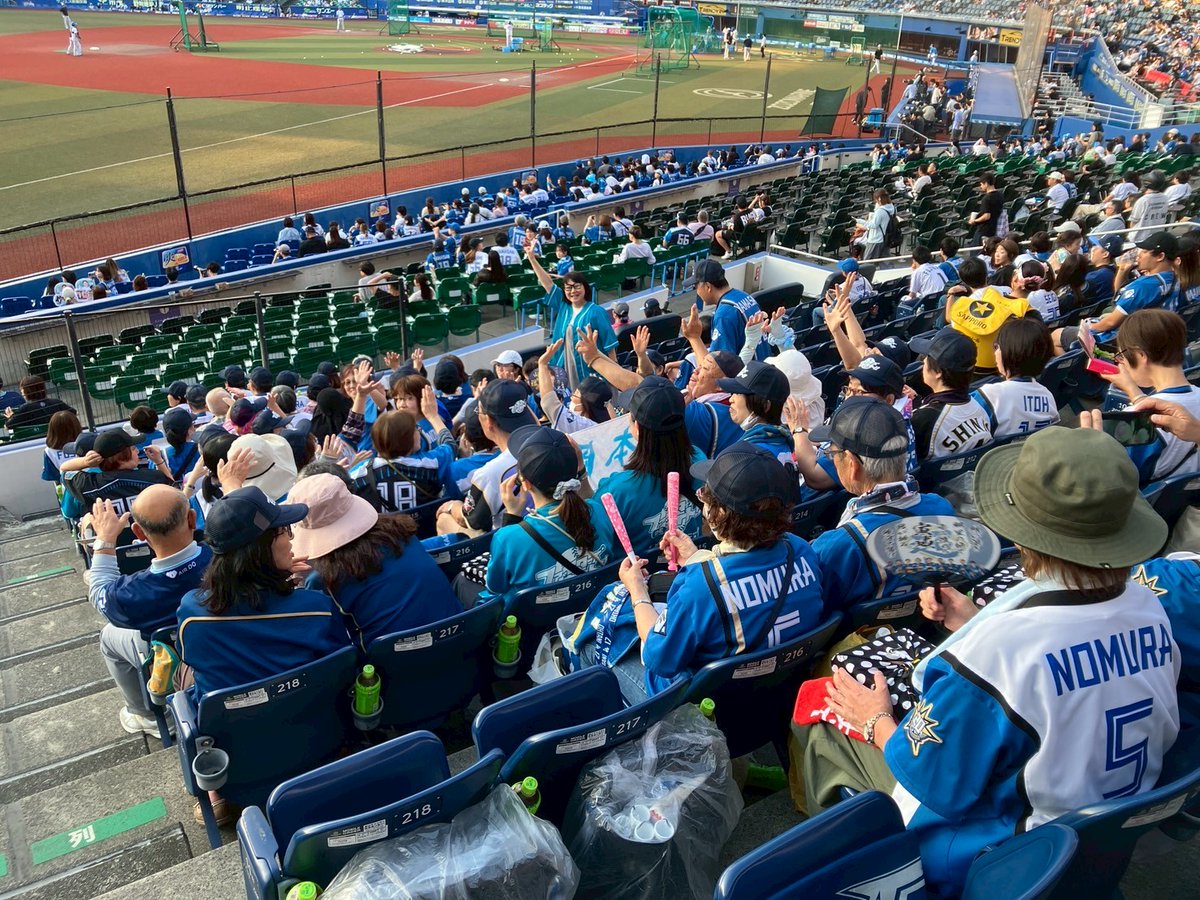 到着！ DEナイト団、ここにいます！ #ビッグホリデー #ビジターツアー #ファイターズDEナイト #hbcradio