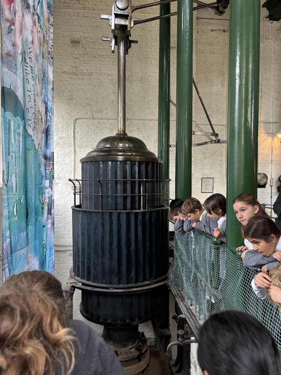 The William Hogarth School tweet media