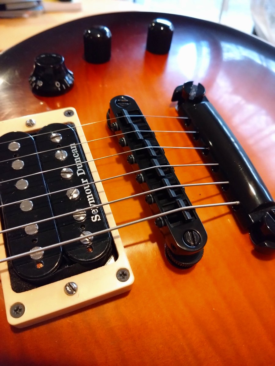 373chang's tweet photo. Solid Bond で Tone Pros のブリッジを付けてもらいました。ありがとうございます！！
そして、衝動買いも。。。 https://t.co/vBAiEtQh21