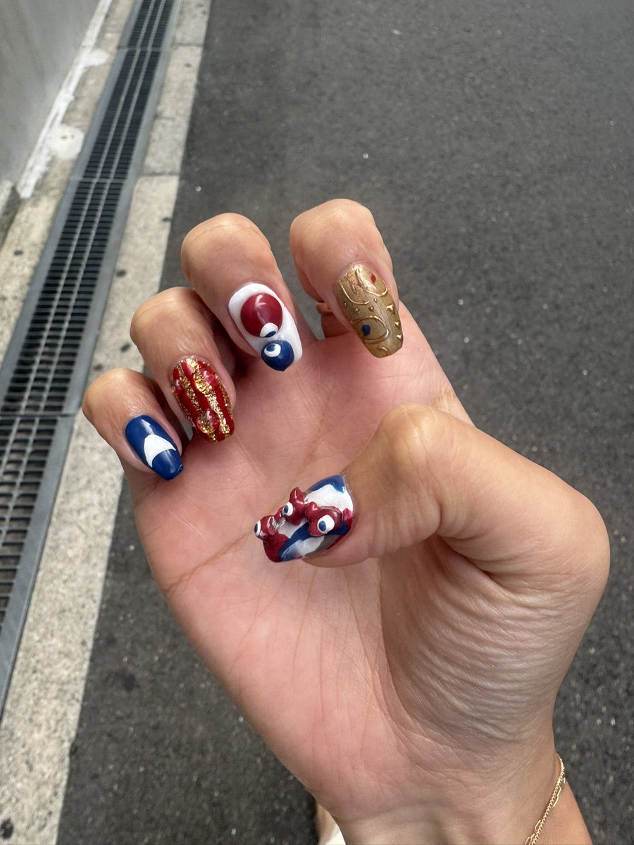 husss21's tweet photo. 最後のミャクミャクネイル〜🥹💙❤️ https://t.co/UCpjoU2c3d