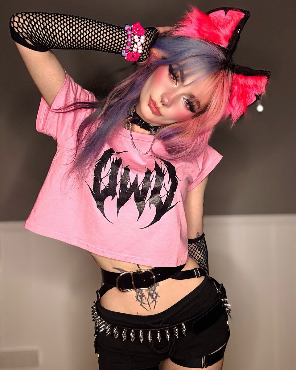 BeserkClothing's tweet image. 🖤😗 Team UWU or Team Kawaii? 👀💗

Doesn't @hey.its.yammy look so kawaii in these Pastel Pixie tees, we are obsessed! 💗  

beserk.com.au/pastel-pixie

#beserk #lovebeserk #pastelgoth #alt #gothgirl #alternative #scenekid #kawaii #uwu #goth #altstyle #emo