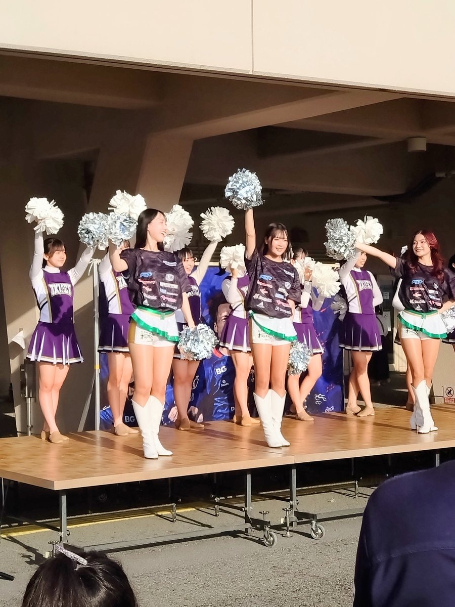 奈良ドリーマーズチアも華麗な演技を見せてくれました
#奈良クラブ　#ＦＣ大阪　#ロートフィールド奈良　#生駒山ダービー　#Ｊ３　#奈良ドリーマーズチア