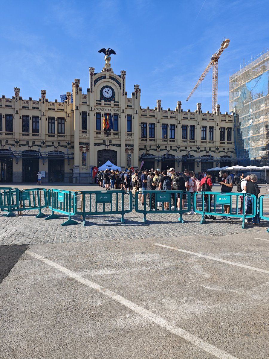 ffedericosoto's tweet photo. Empieza la bueno 😁 #PokemonGoCitySafari https://t.co/mpf6raw9y0