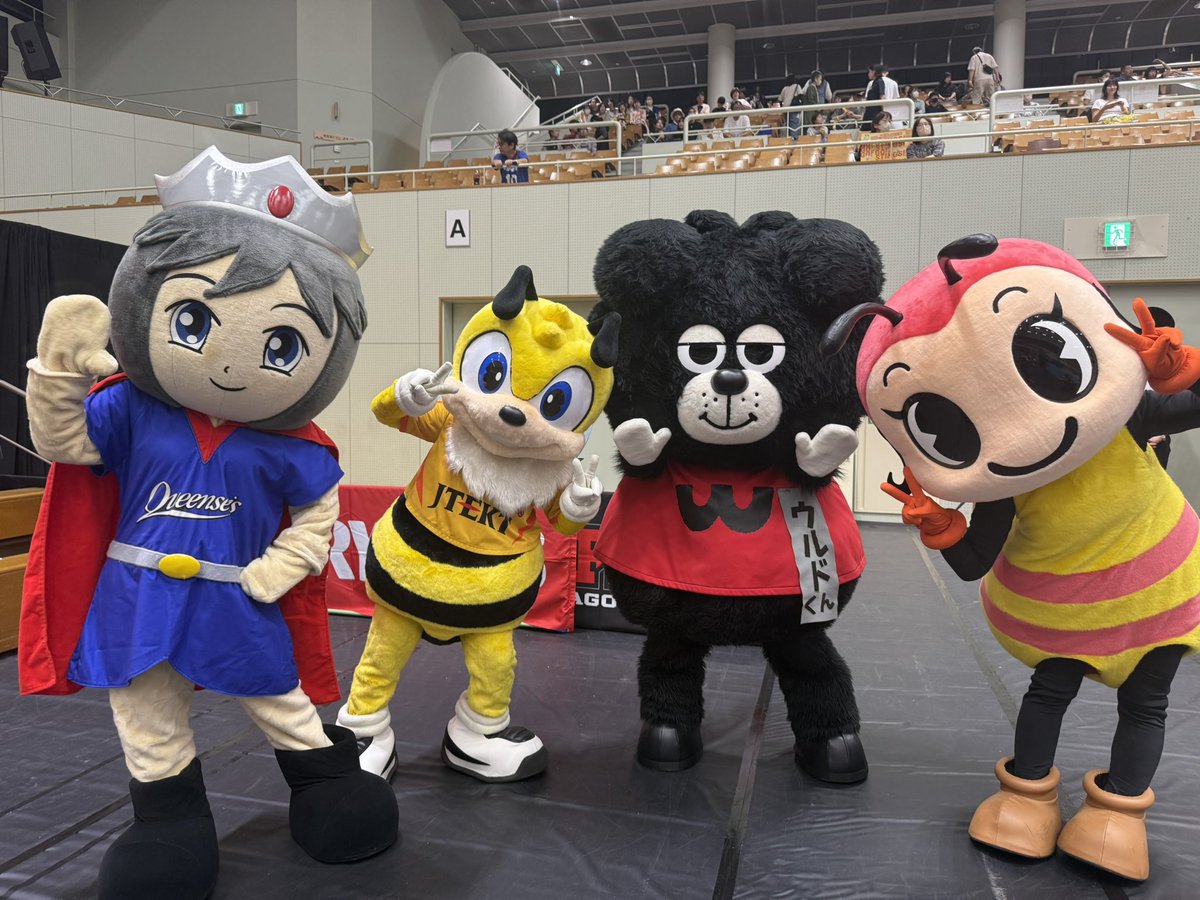 バレーボール　JTサンダーズ　グッズ　ウエア　Tシャツ　タオル　サイン　Vリーグ バレーボール JTサンダーズ グッズ ウエア Tシャツ タオル サイン V