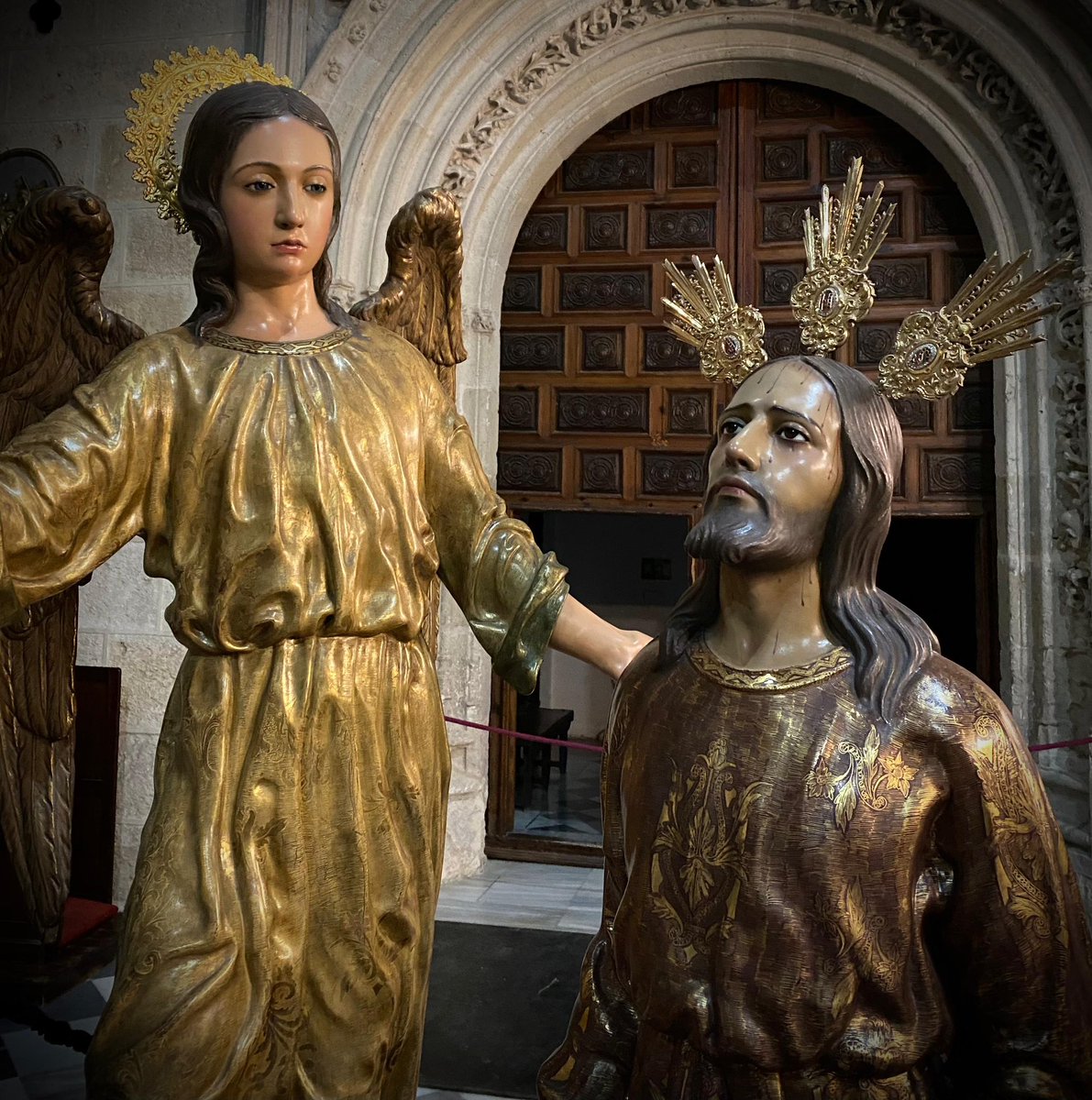 ORACIÓN|

Esta tarde, despedimos el misterio de Ntro. Padre Jesús de la Oración en el Huerto, antes de ser retirado del culto para su inminente restauración, a las 19:45 celebrando la Santa Misa y posterior besamanos. 

#MareaVerde #ElMaestro