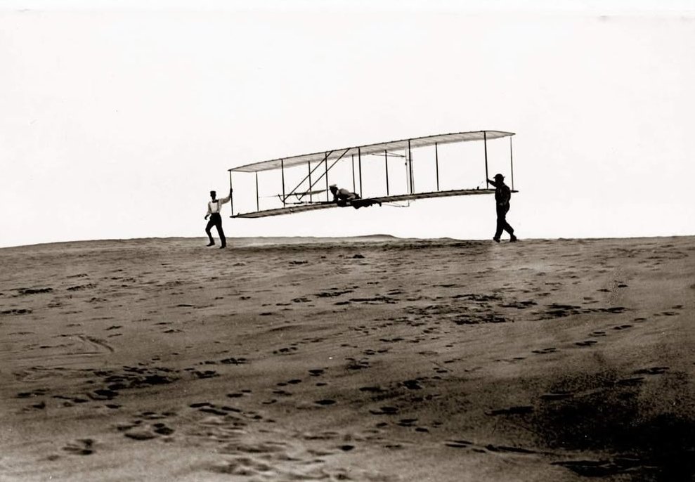 RAF_Luton's tweet image. Fact of the Day: Louis Bleriot takes off from Weston-super-Mare (31st Feb 1926) to make the first flight across the English Channel, landing in Penarth 80.085hrs later, locals thought it was the start of an invasion, the Battle of Penarth continues to this day

📸 from a Canberra