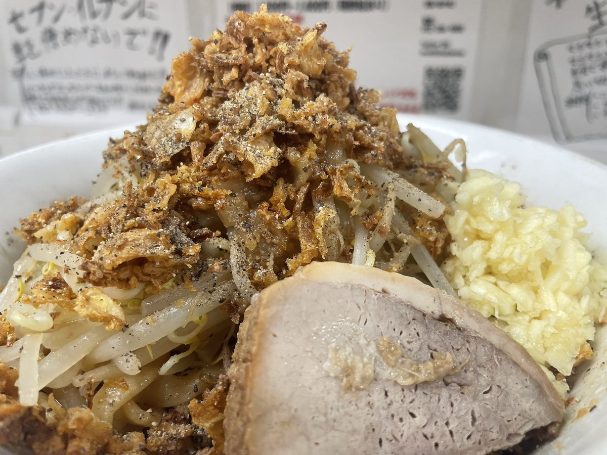 こんばんは‼️
ユーダイです❗️

今日でなかもず1ヶ月終わりです❗️
ありがとうございました❗️
また沖縄に帰っちゃうので最後にラーメン食べに来て下さい‼️
沖縄来た時はまた沖縄の歴史で会いましょう👍
楽しかったです😁

今日のメンバー
ユーダイ
ヒデボー
ユウマ

夜営業18:00〜23:00
お待ちしてます🤘