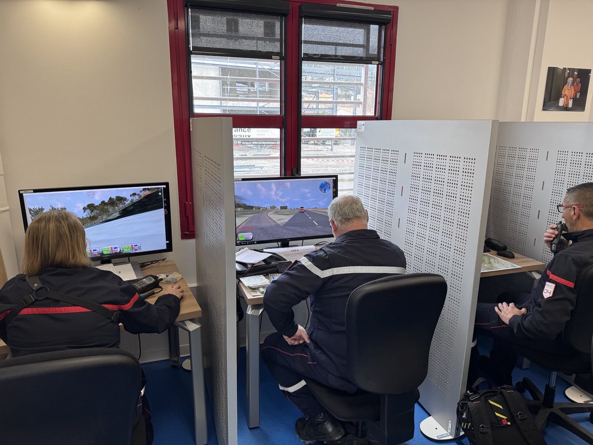 Pompiers 04 tweet media