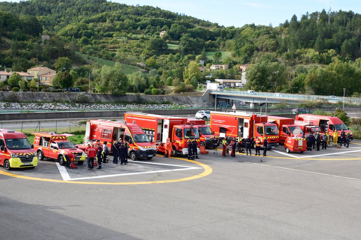 Pompiers 04 tweet media