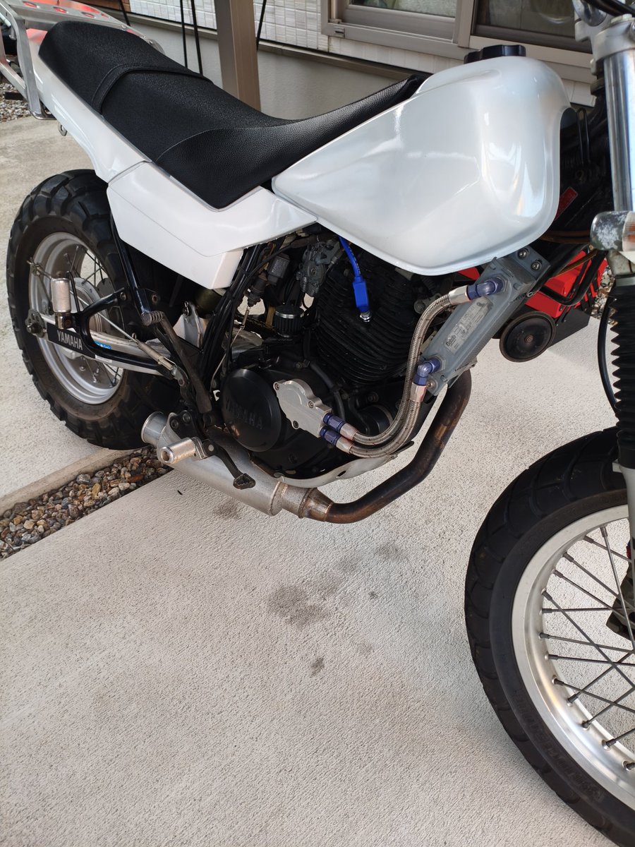 ついでにマフラー変えたけどパンパンいう
やだー