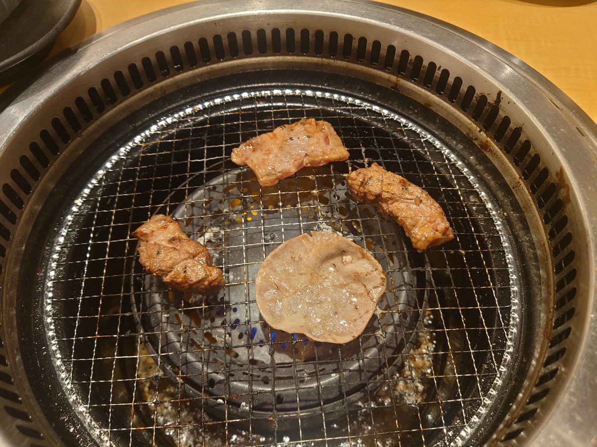今日の昼御飯、焼肉キングでキングコース
※韓国フェア開催中

#焼肉キング