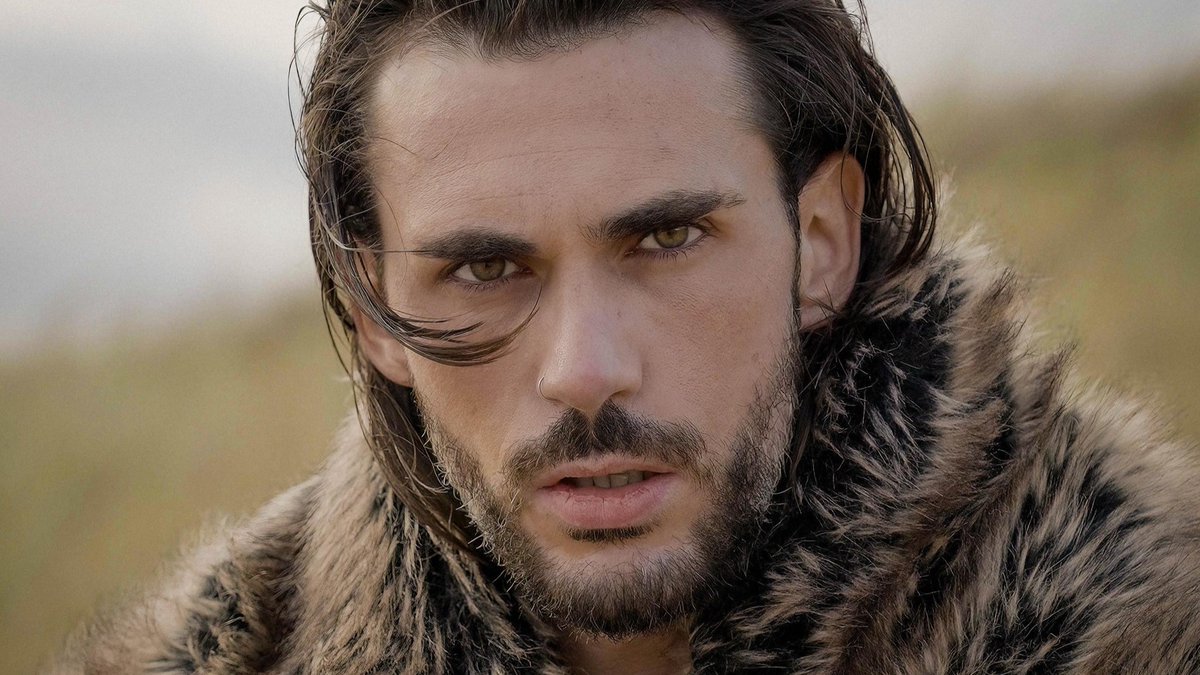 France's ALVAN (<a href="/alvan_music/">ALVAN</a>) Releases Powerful Electronic Rock Anthem 'Loup' culturefix.co.uk/?p=34064