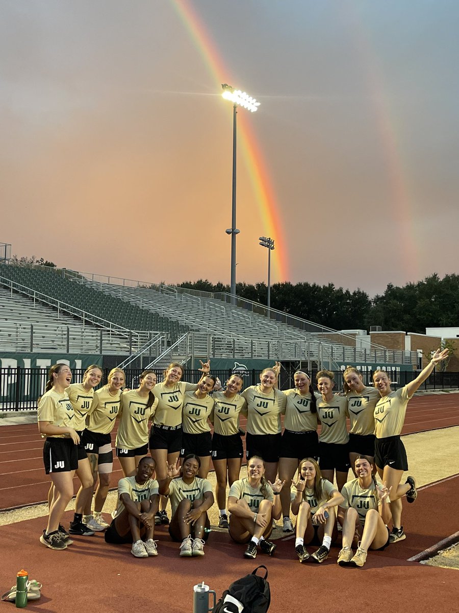 Happy Saturday!! <a href="/JAX_Softball/">Jacksonville Softball 🥎</a> #JUPhinsUp 🐬🐬