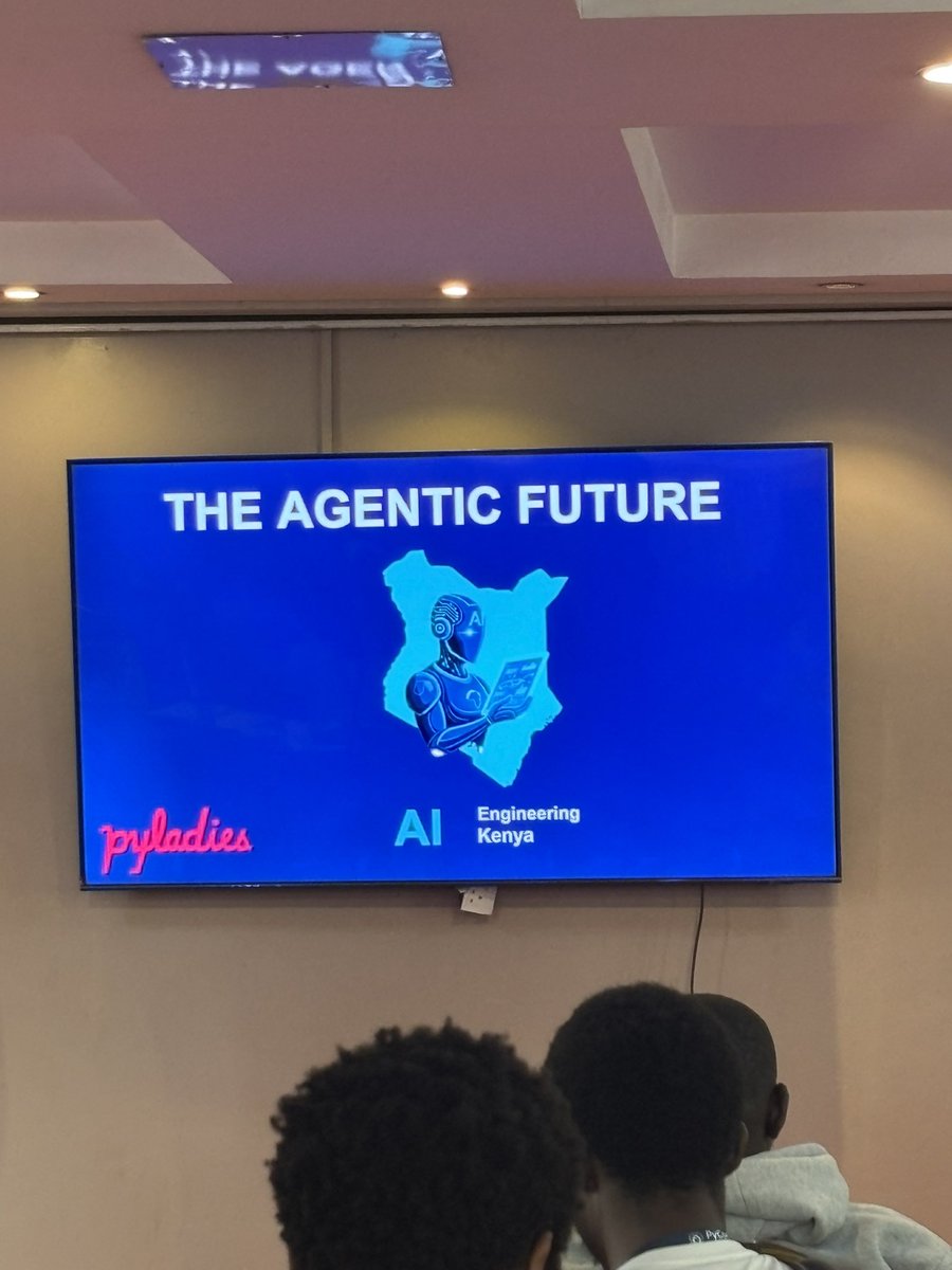 Ndegwa_JM's tweet image. Closing the #PyConKE event. Good work @PyconKenya