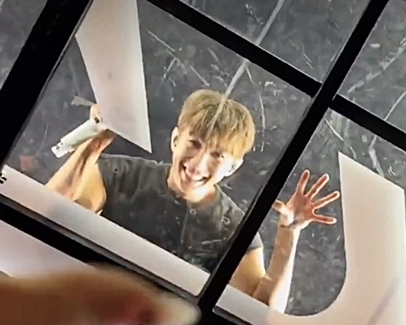 luvbixz's tweet image. my puppy is puppying