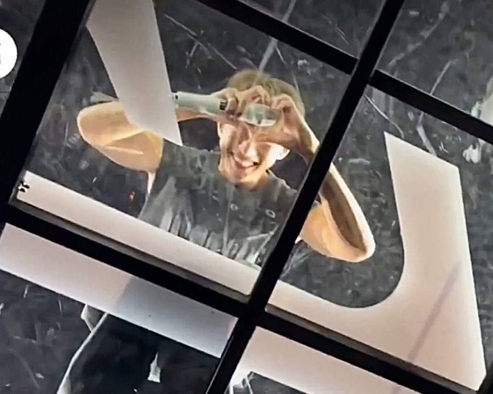 luvbixz's tweet image. my puppy is puppying