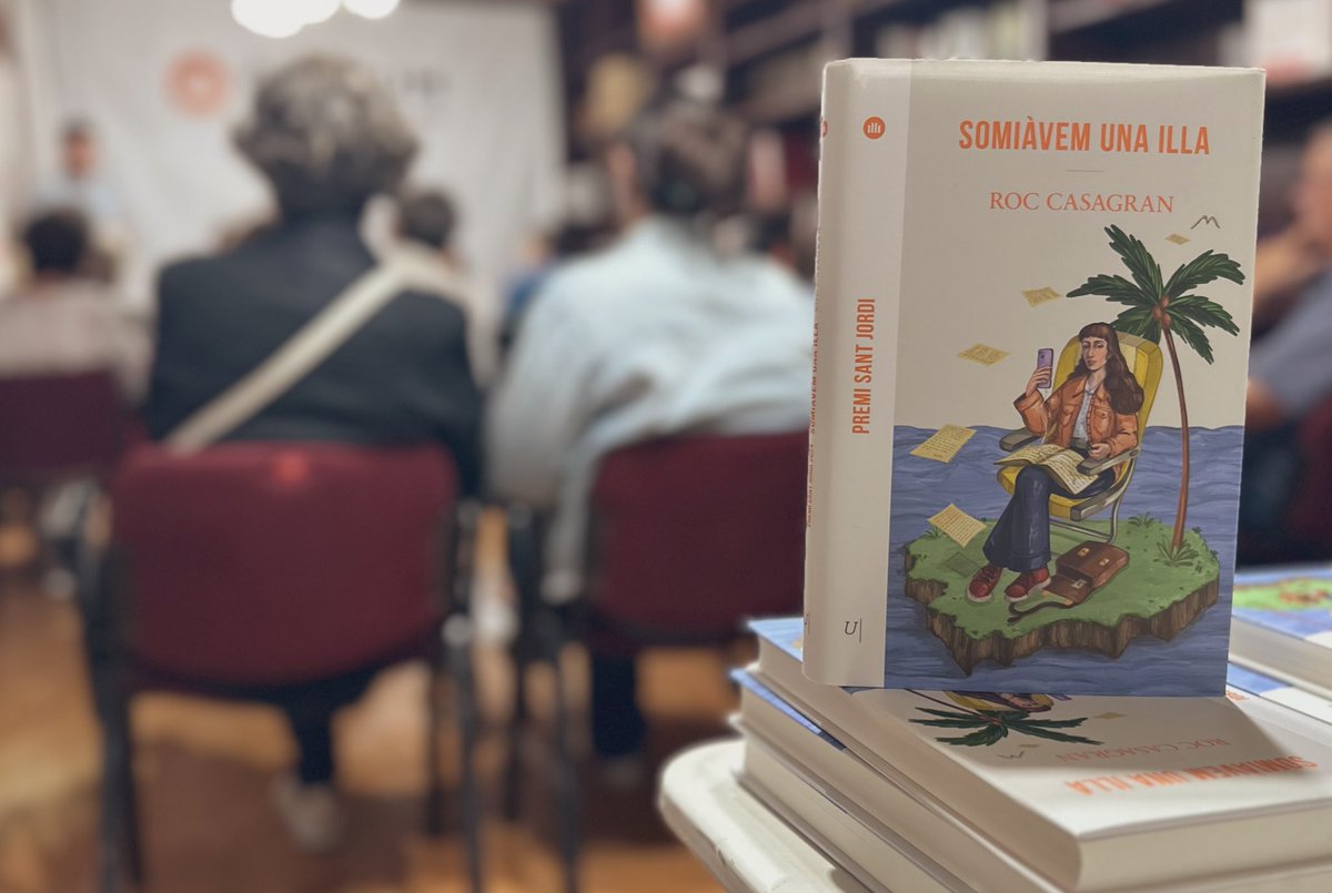 📚 “Créixer és deixar de viure primers cops. És més còmode, segurament, hi ha menys penya-segats i menys abismes, menys vertigen”.

<a href="/roccasagran/">Roc Casagran</a> a ‘Somiàvem una illa’, #PremiSantJordi2025.

Llegiu-lo perquè, al capdavall, tots som illes que, plegats, formem arxipèlags.