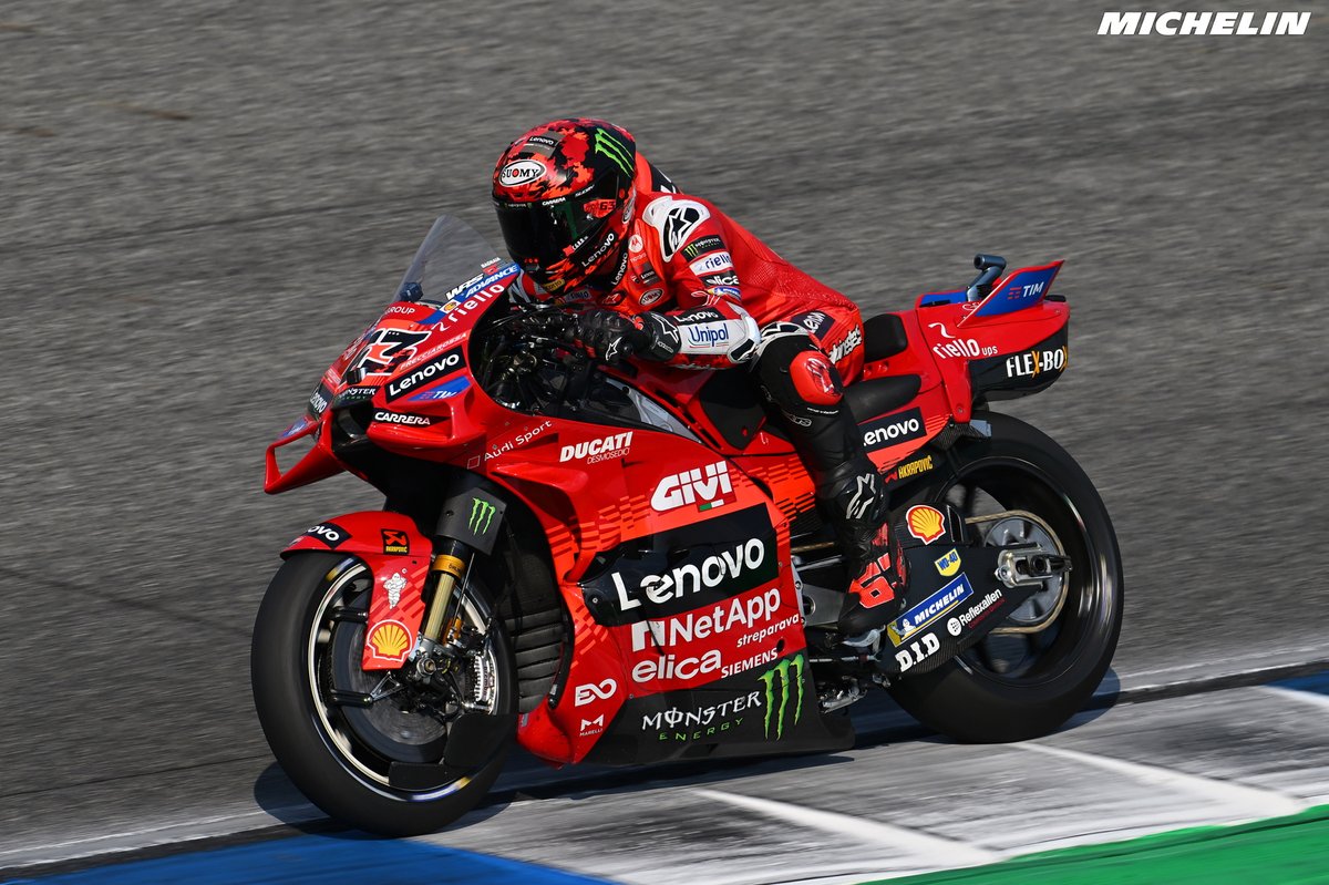 Fran Santaclara (@ruizsantaclara) on Twitter photo 🚨 Me llega información de una fuente fiable del paddock (que no puedo revelar), pero os aseguro que es veraz. Lo que cuento abre muchos debates y explicaciones que nunca llegarán por razones obvias.
En el test de Misano del lunes, Pecco probó una GP24 completa, la de 🚨 Me llega información de una fuente fiable del paddock (que no puedo revelar), pero os aseguro que es veraz. Lo que cuento abre muchos debates y explicaciones que nunca llegarán por razones obvias.
En el test de Misano del lunes, Pecco probó una GP24 completa, la de