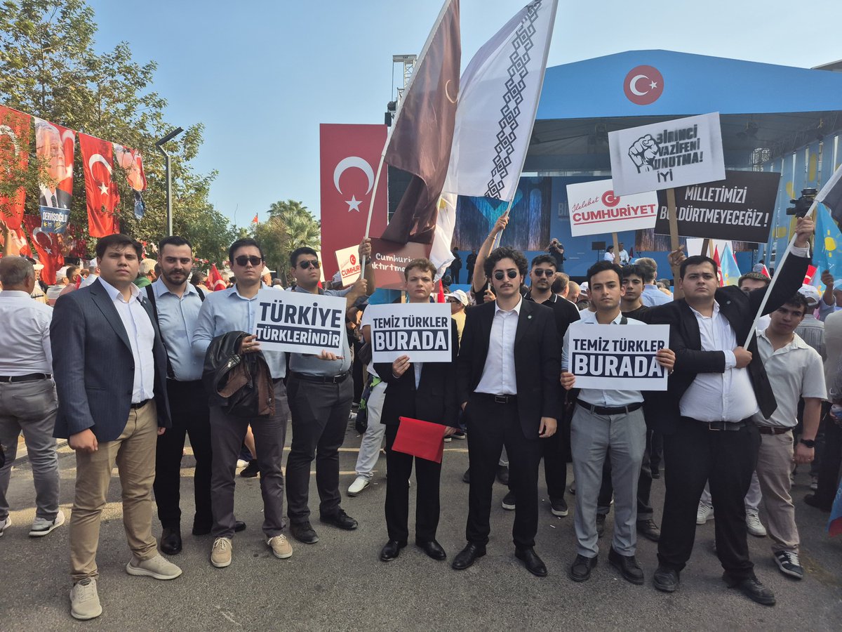Temiz Türkler olarak <a href="/iyiparti/">İYİ Parti</a>'nin Mersin'deki #BirinciVazifen mitingindeyiz! 

Türk milletinin hür sesine omuz veriyoruz. İnancımızla, kararlılığımızla ve tertemiz irademizle meydandayız.