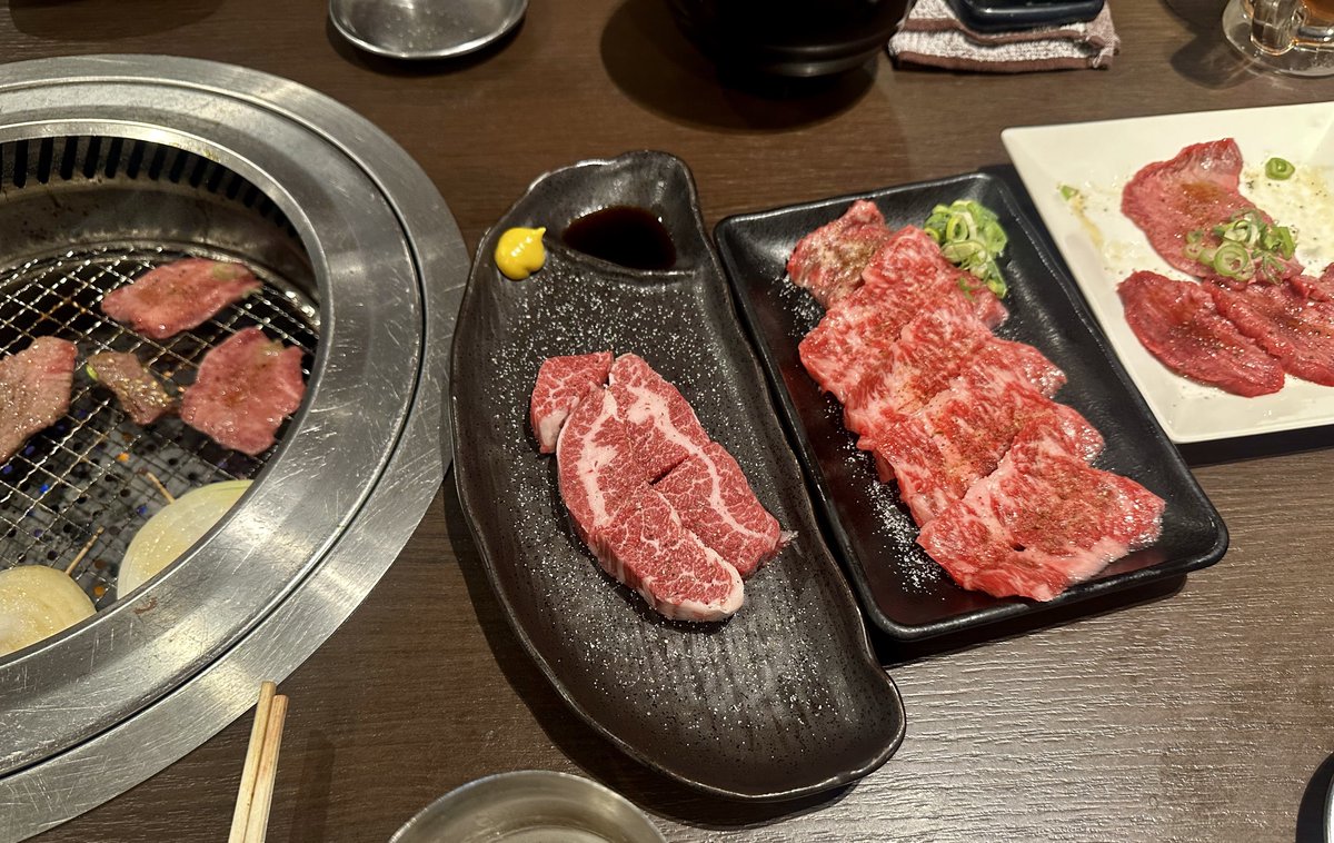 お疲れ会🫣💕

変な時間から肉を食べてしまった
スロット帰りです😆
明日はG1🐎お久しぶりに競馬決めたい